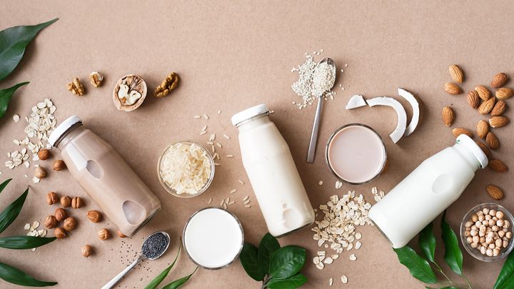 Almond Milk vs. Dairy Milk: A Comprehensive Comparison