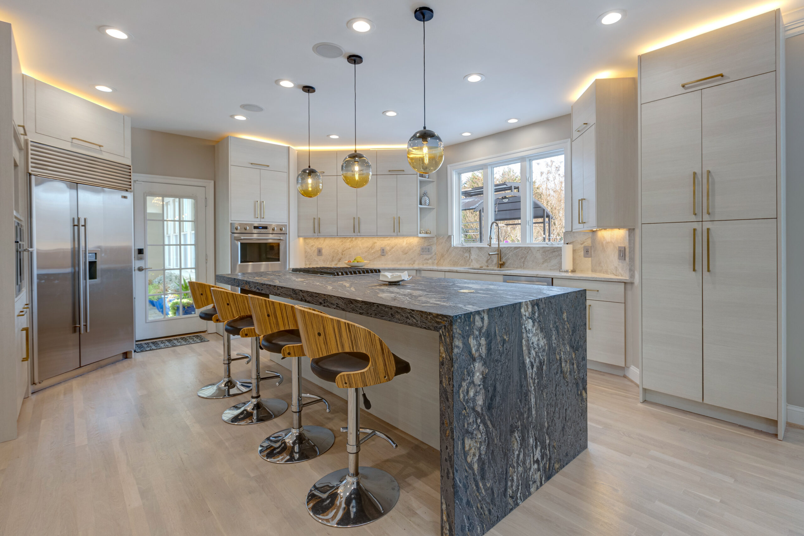 Transform Your Kitchen with Quartz Countertops in Chantilly