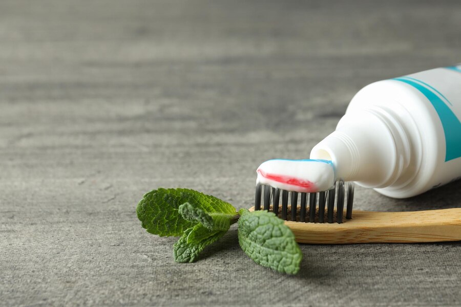 The Role of Natural Toothpaste in Reducing Plaque and Tartar Buildup