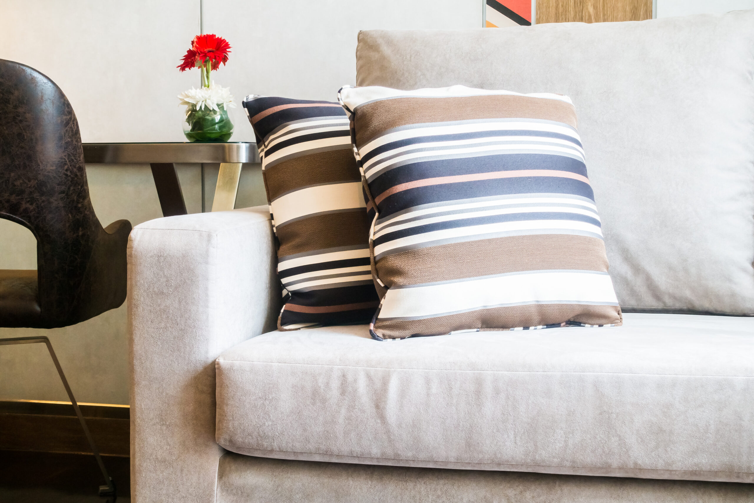 The Ultimate Guide to Cushion Covers: Types, Benefits, and Styling Tips