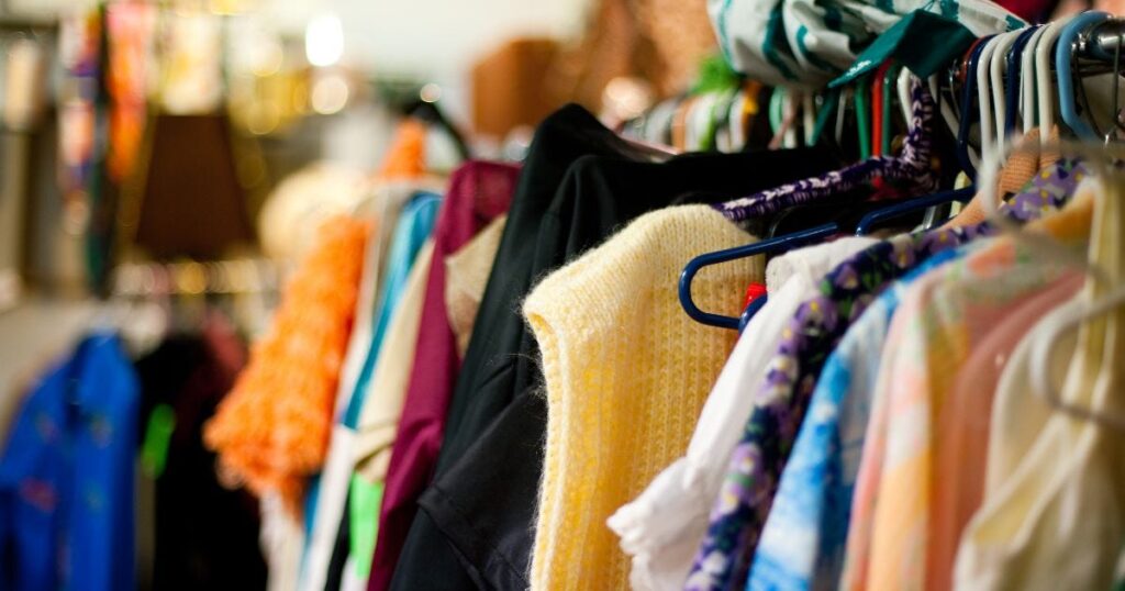 Best used clothes Distributors in USA