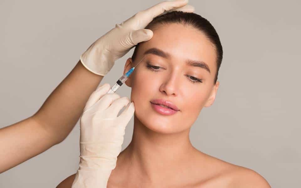 Best Aesthetic Clinics in Dubai Offering Dermal Fillers for Wrinkle Reduction