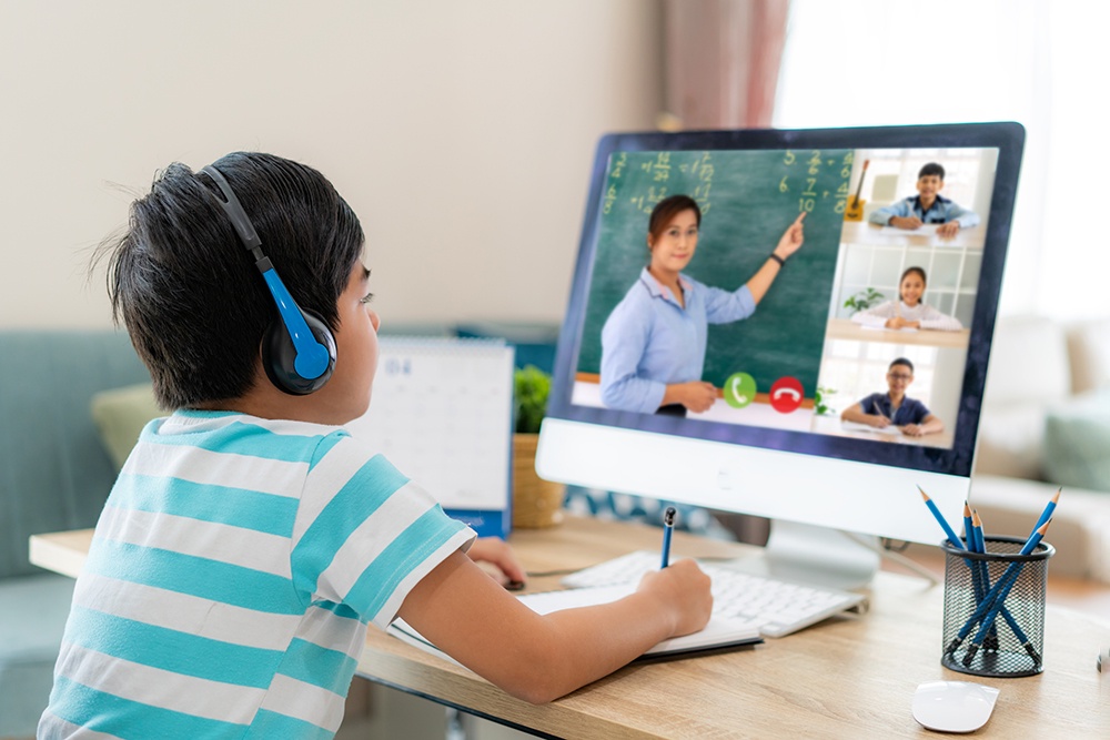 How Can Parents Support Their Children’s Learning With AI Smart PCs?