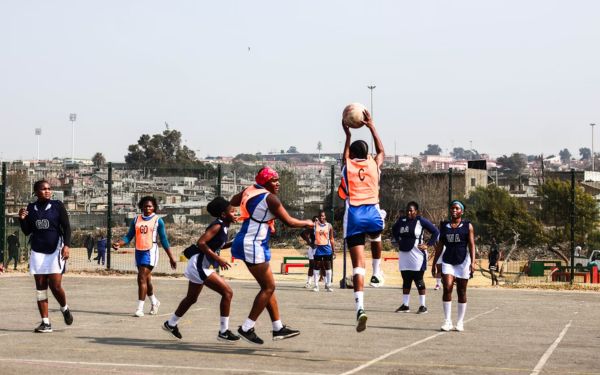 goal defense in netball