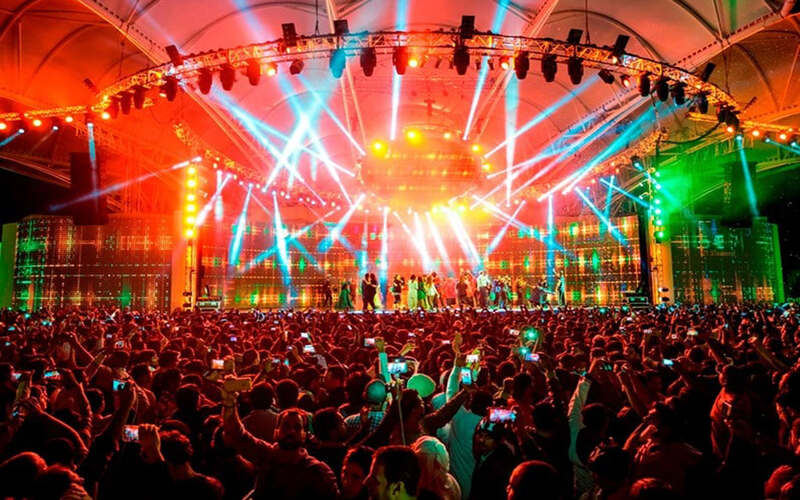 Live Performances and Shows at Dubai Global Village