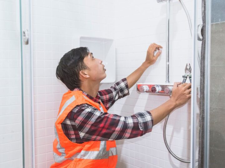 How to Choose the Right Bathroom Water Leakage Repair Service for Your Home